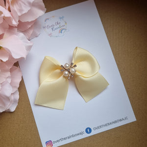 Pearl Bow Clip (6 colours)